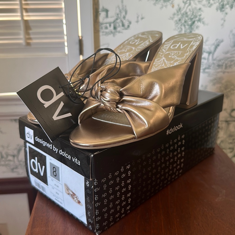 Stunning block heel gold sandals